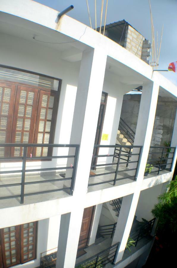 Steps Backpackers Hostel Colombo Esterno foto